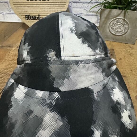 Lululemon Race To Place Run Hat 2.0
Blooming Pixie White Black main image 6